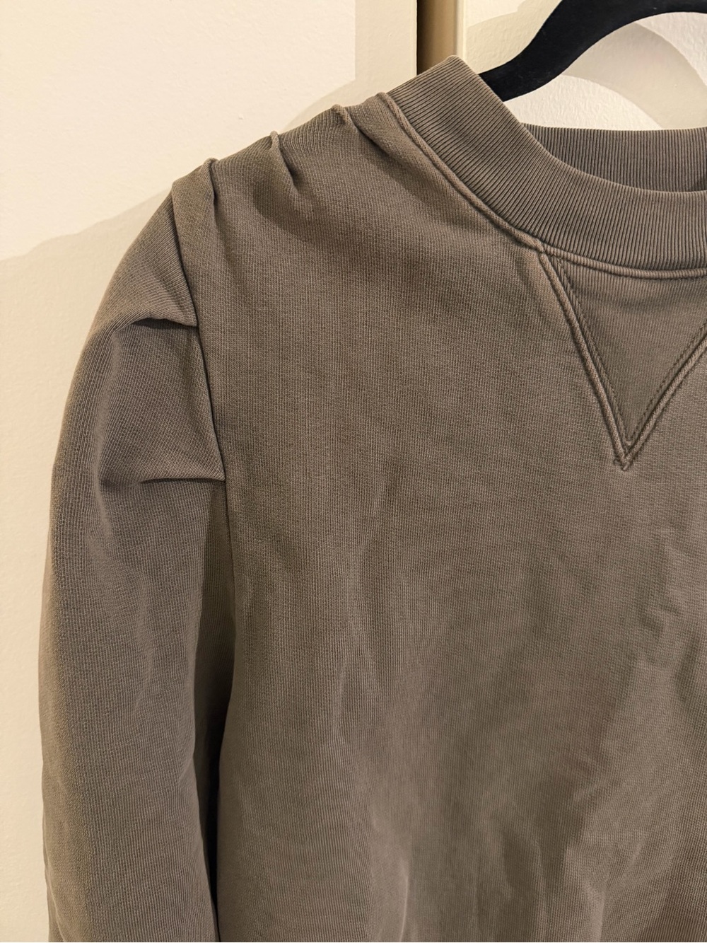 Frame Olive Shirred Shoulder Crewneck Sweatshirt with Pleated Shoulders - Picture 6 of 7